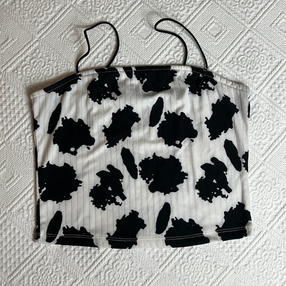 🎉🥳Host Pick🥳🎉 Rue 21 Medium Cow Print Crop Top